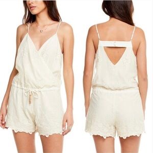 𝅺CHASER Lace Ivory Cream Romper with drawstrings. Size Medium.